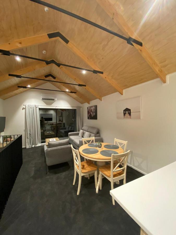 Queenstown Central - Walk To Town - Free Parking - Wifi And Smart Tv - Gym Bagian luar foto