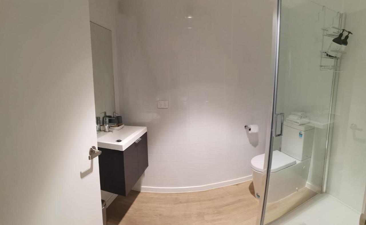 Queenstown Central - Walk To Town - Free Parking - Wifi And Smart Tv - Gym Bagian luar foto